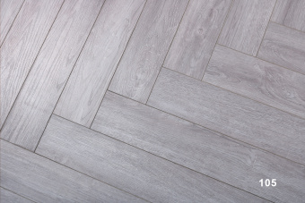 105 Дуб Певенси